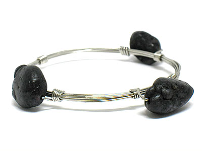 Natural stone and tied metal bangle