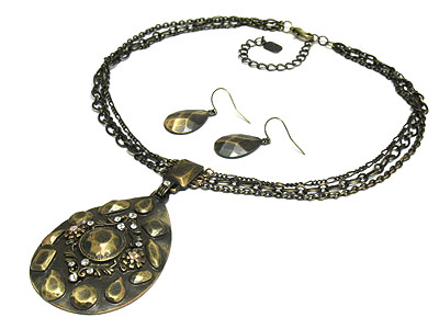 Antique  metallic look crystal deco pendant necklace and earring set