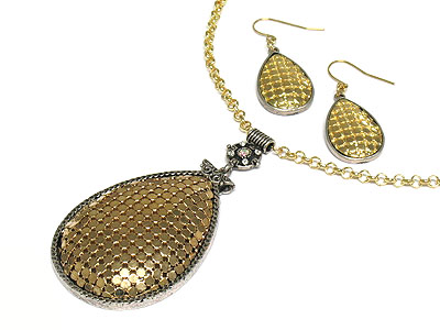 Tear drop shape metal scale neckale and earring set