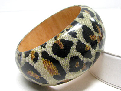 Animal skin pattern wood bangle