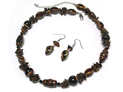 Ceramic stone and double chip stone necklace and earring set