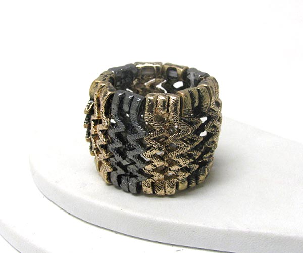 Zig zag metal bar link stretch ring