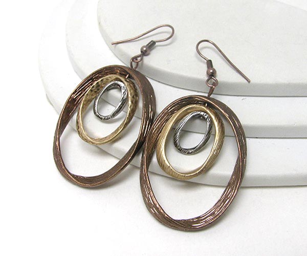 Twisted metal triple oval link earring