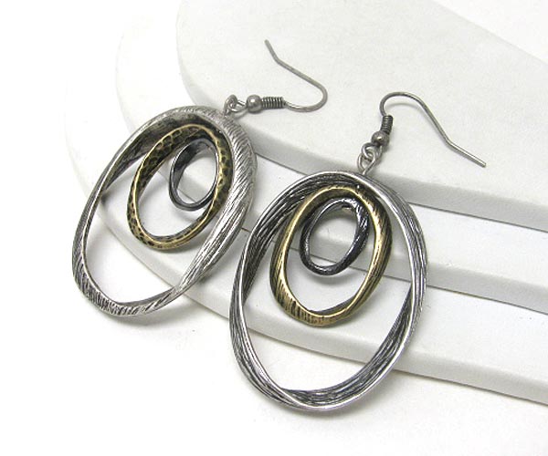 Twisted metal triple oval link earring