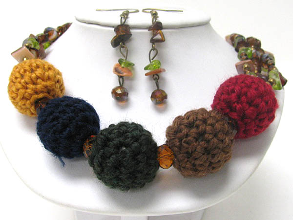 Multi ball of wool link necklace earring set