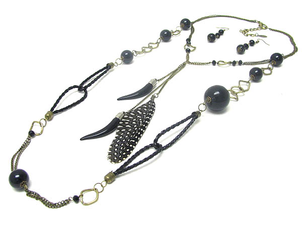 Multi material link and feather accent long necklace earring set