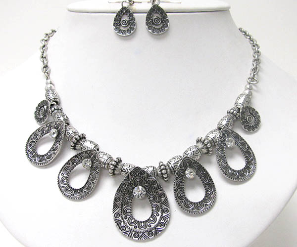 Multi patterned tear drop and crystal deco necklace earring set