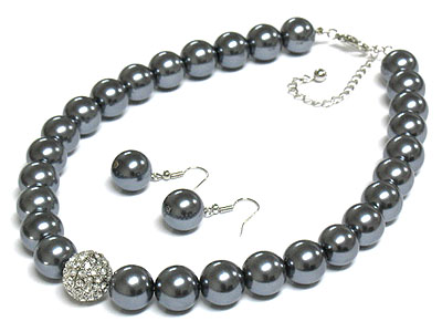 Sim pearl and multi crystal ball necklace set