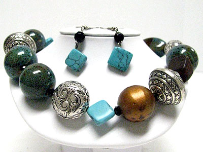 Natural stone and ceramic and metal ball link necklace set