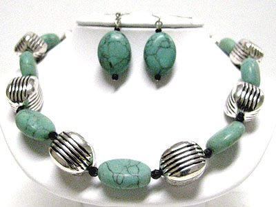 Turquoise stone metal link necklace set