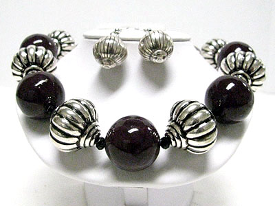 Ceramic stone ball and metal pumpkin ball link necklce set