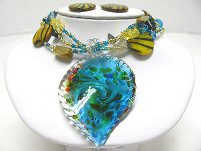 Murano glass leave shape medallion and multi strand beads necklace set