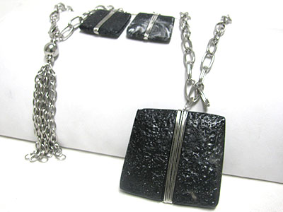 Metal wired simulated resin square long necklace earring set