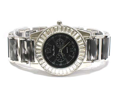 Barguette crystal round face and marblic band link watch