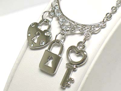 Made in korea whitegold plating crystal stud triple key and lock charm pendant necklace 