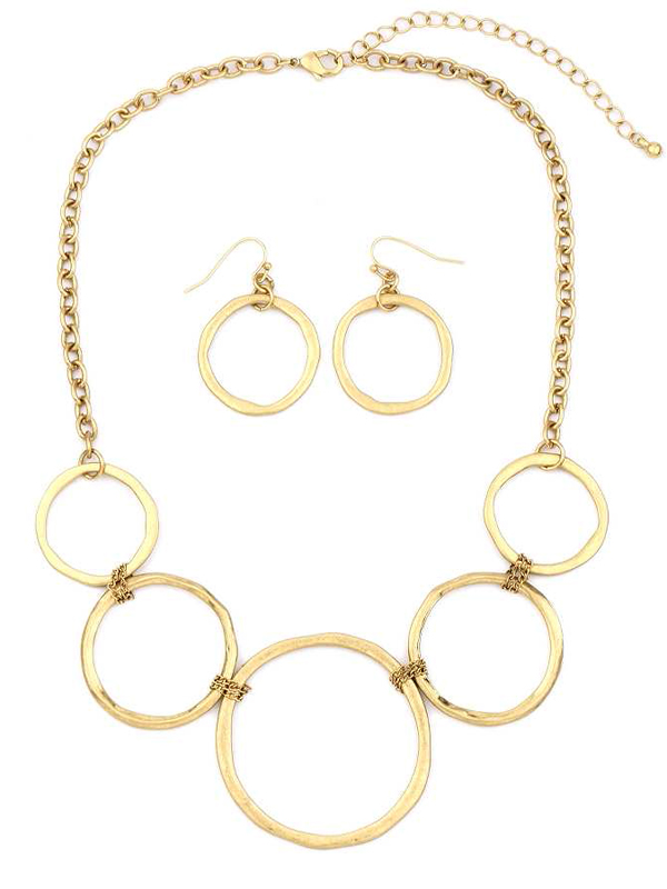 Multi metal ring link necklace set