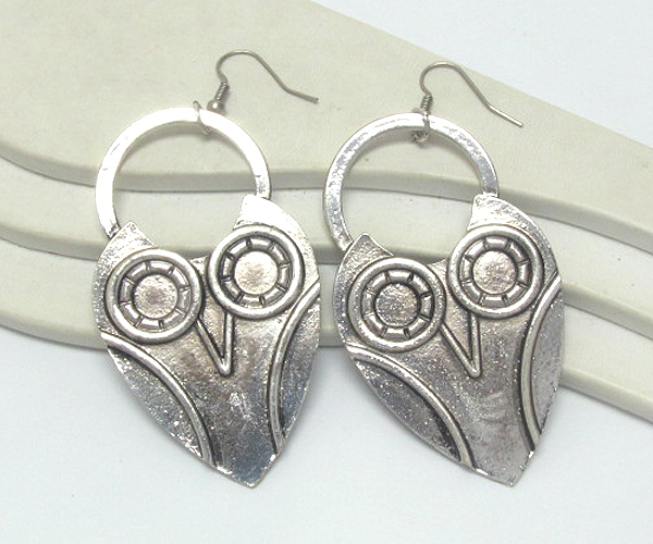 Owl theme antique metal earring