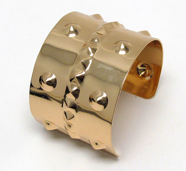 Metal round spikes pattern with spike square line hinge bangle