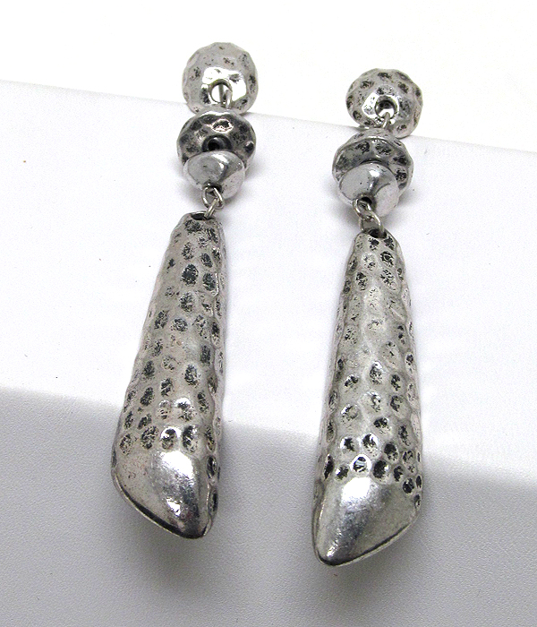 Metal hammered small disk and two ball drop metal oval earring