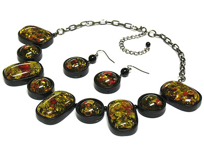 Amber tone glass works necklace and earring set