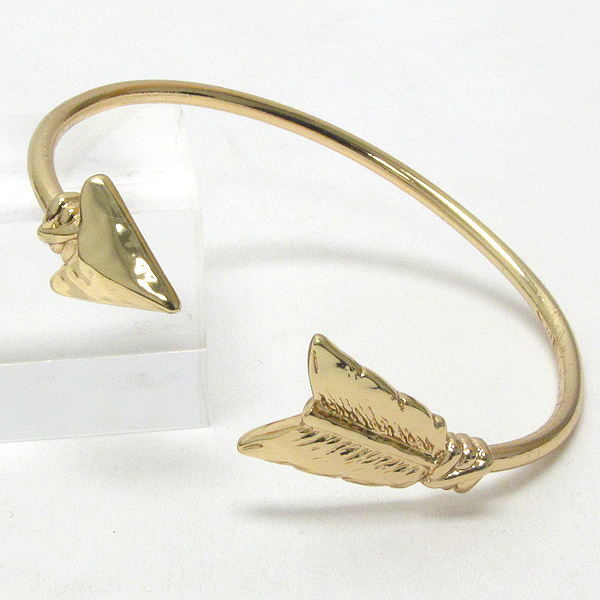 Metal arrow bangle bracelet