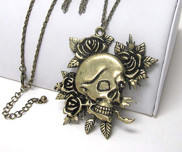 Skull in flower pendant long chain necklace earring set