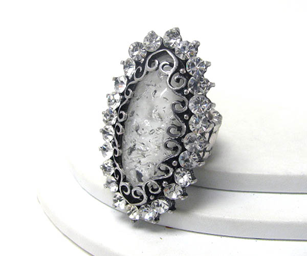 Resin and crystal deco metal filigree stretch ring