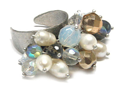 Fresh water pearl and glass beads cluster fashion ring