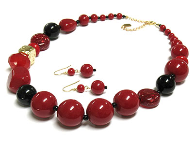 Multi acrylic ball bead necklace set