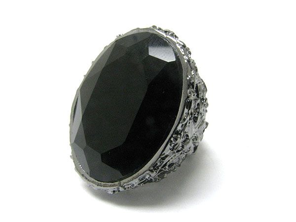 Large facet oval stone metal stretch ring