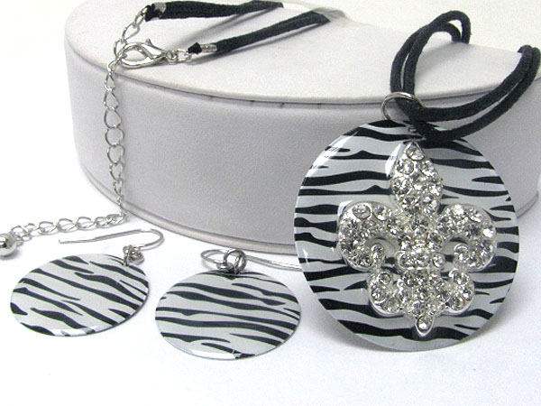 Crystal fleur de lis on zebra pattern acryl round disk pendant necklace earring set