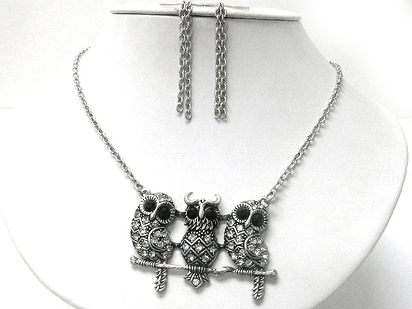 Crystal stud three owl pendant necklace