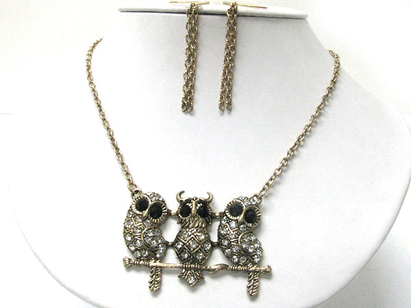 Crystal stud three owl pendant necklace