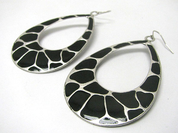 Animal pattern enameled metal tear drop earring 