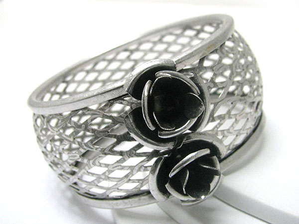 Flower deco metal mesh bangle