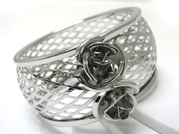 Flower deco metal mesh bangle