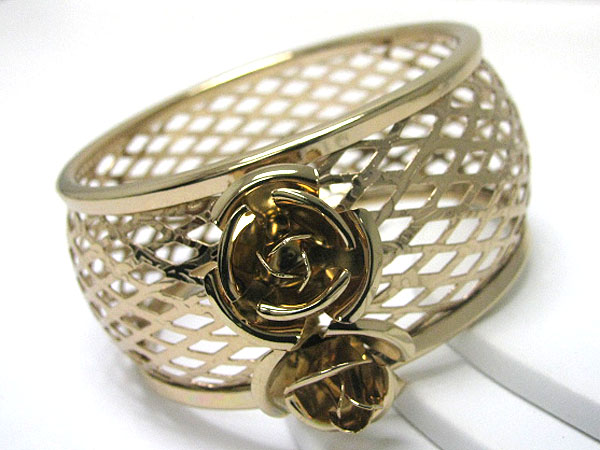 Flower deco metal mesh bangle