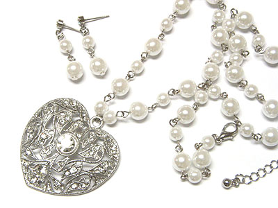 Crystal filigree heart and pearl beads necklace and earring set