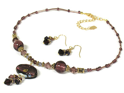 Glass beads necklace and earring set