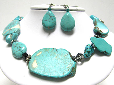 Chunky turquoise stone necklace set