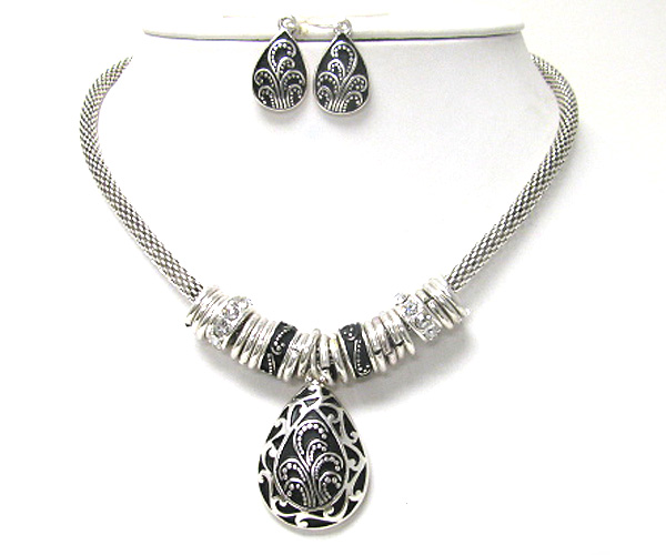 Crystal and metal mixed ring and oval charm necklace earring set