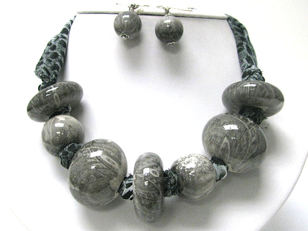 Snake skin pattern chunky stone necklace earring set