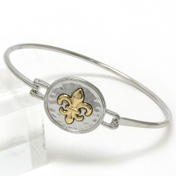 Fleur de lis disk wire hook bangle bracelet