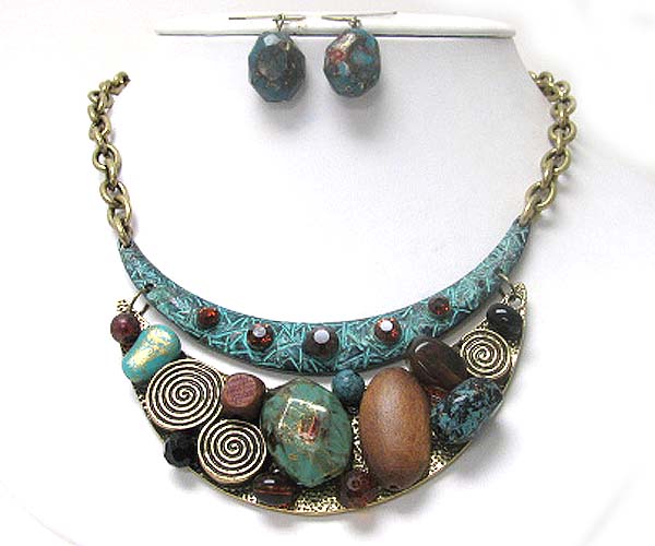 Multi media patina metal harf choker set