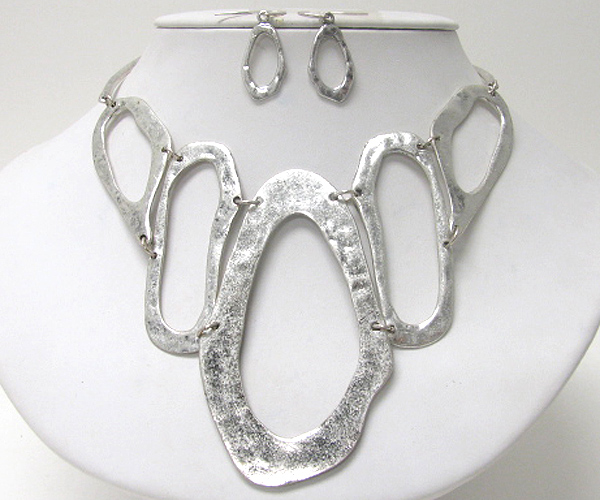 Architectural chuncky metal necklace earring set