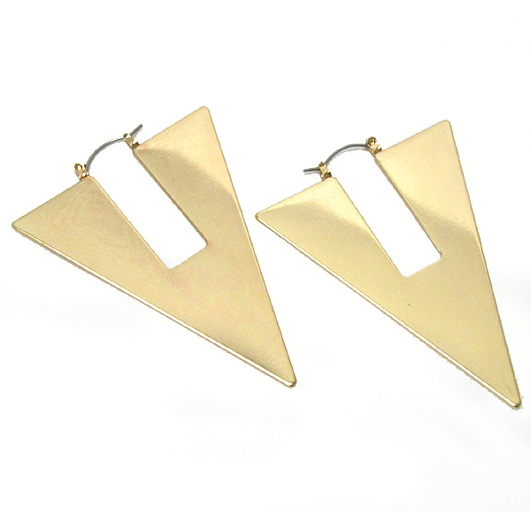 Plain metal chevron earring 