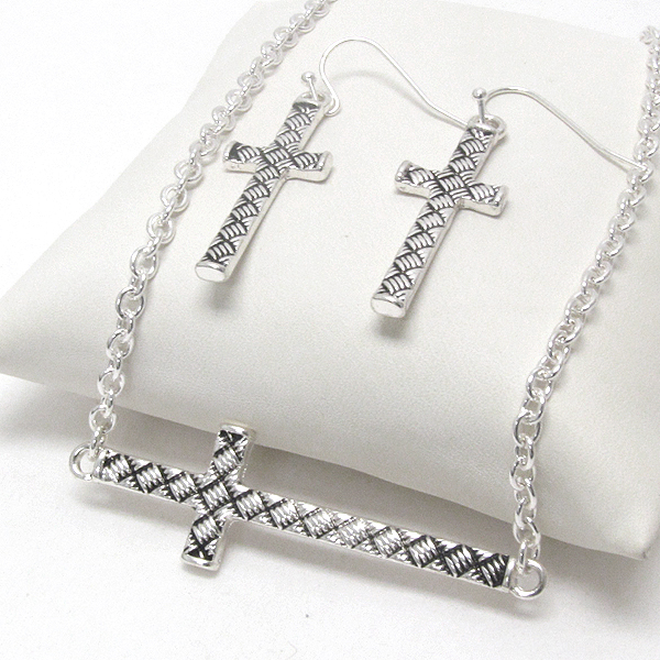 Designer textured cross necklace earring set