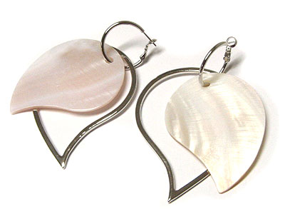 Heart shape sea shell earring