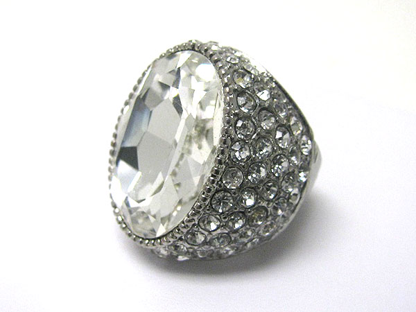 Crystal and facet glass stone glamorous stretch ring