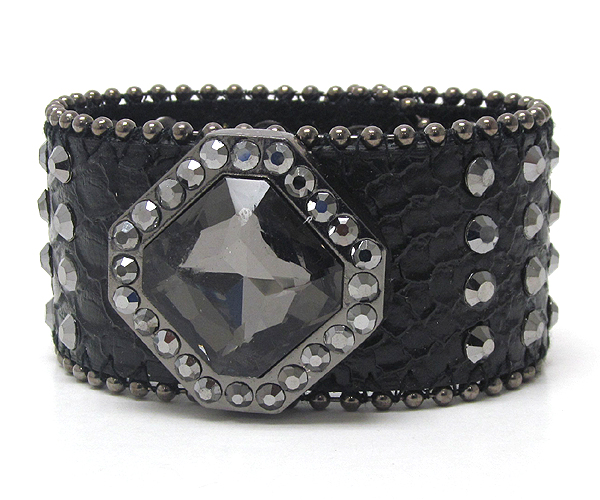 Multi size crystal and and crystal glass triangle small metal ball on leather button bracelet